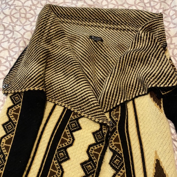 Sweater - Picture 5 of 5